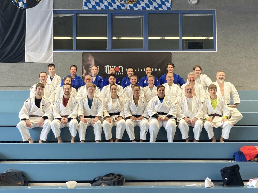 Gruppenfoto zur Trainer-C-Ausbildung im Judo.